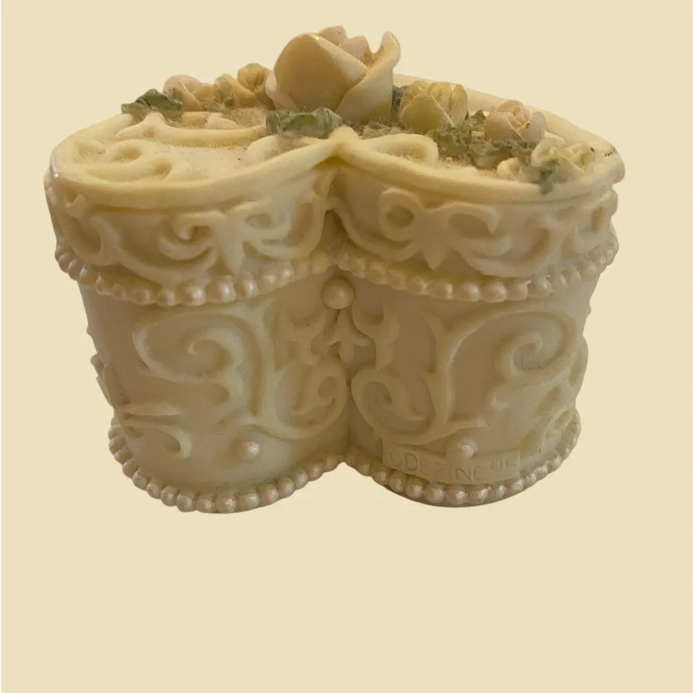 Beautiful Ceramic Jewelry Box Trinket Box Hand Painted Rose Flowers Gift Display